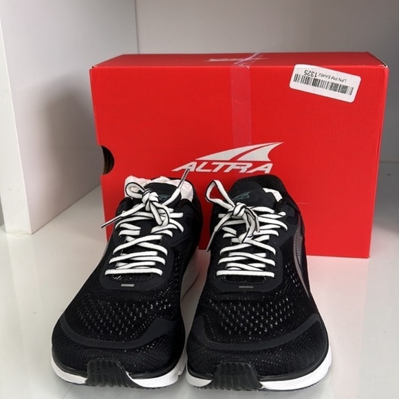 Brand New ALTRA Women's Torin 5 Black Size 6 - Picture 6 of 8